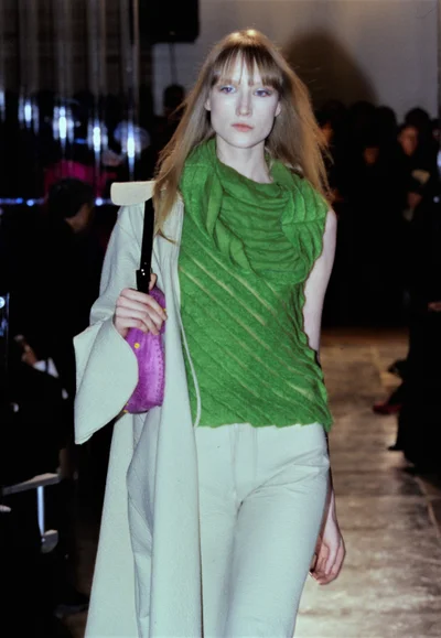 Look 16